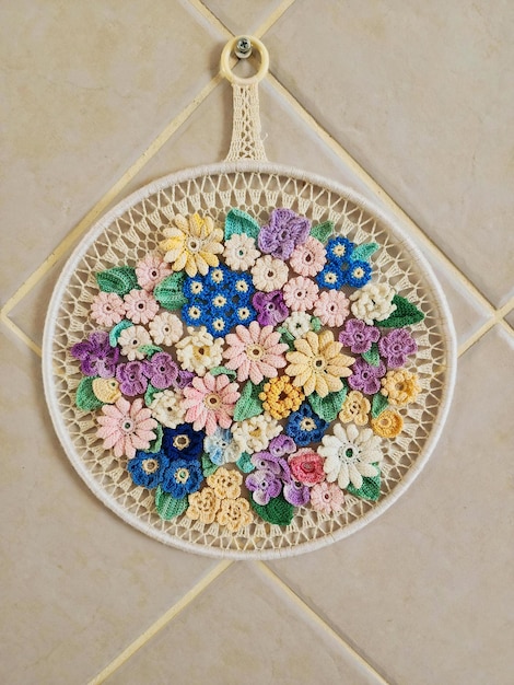 Broderie lucrată manual pe pânză